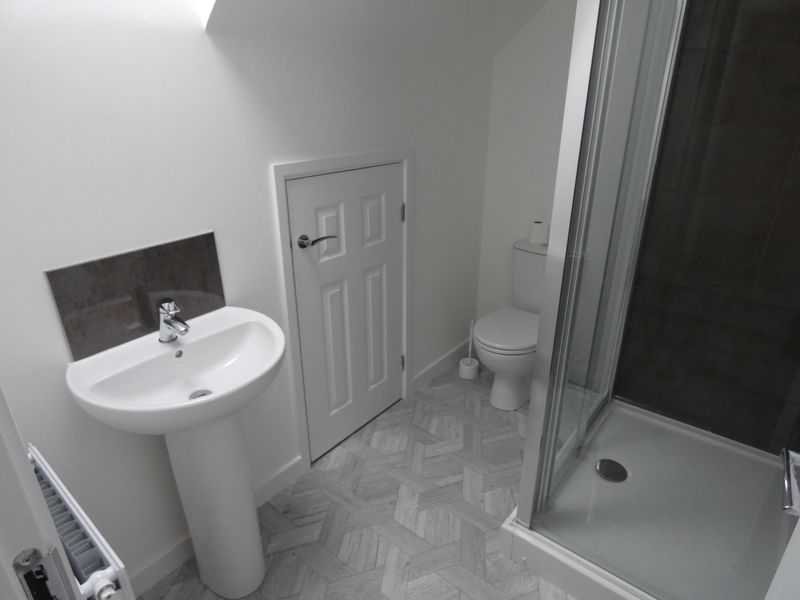 En-suite- click for photo gallery